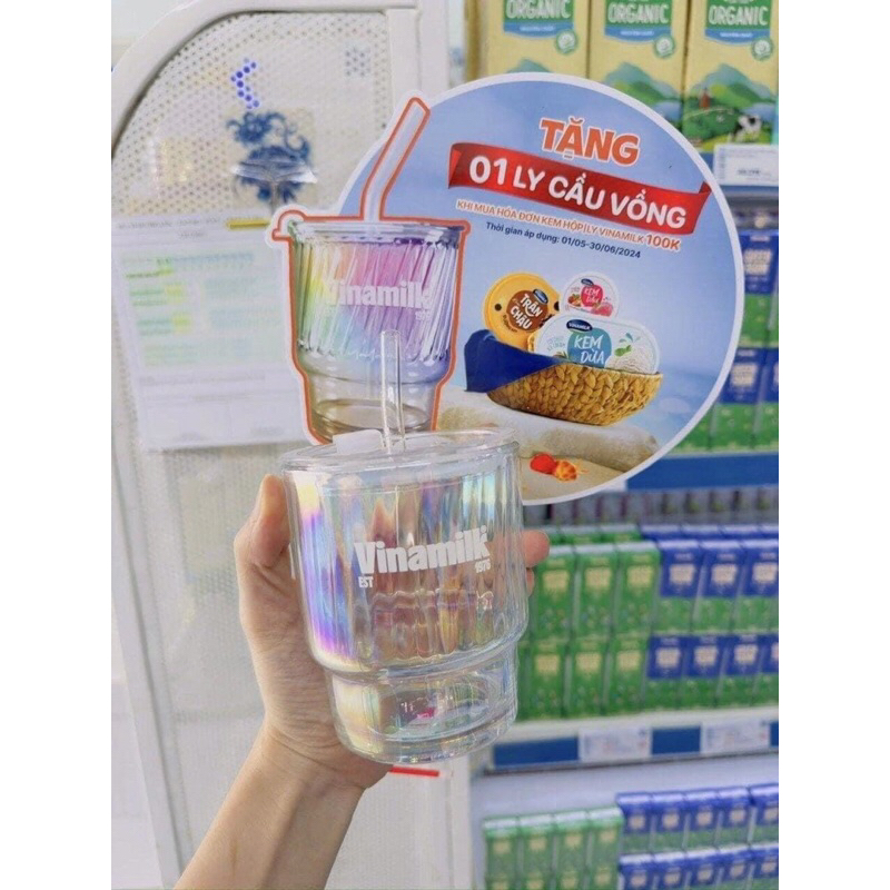 Ly thuỷ tinh lấp lánh vinamilk kèm ống hút