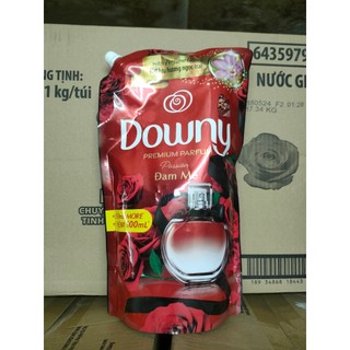 Nước xả vải DOWNY hương đam mê dạng túi 1450ml (Đỏ)