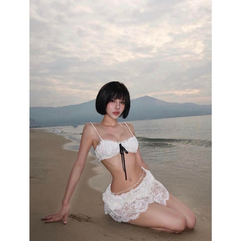 Set bikini 3 mảnh ren trắng phối nơ đen