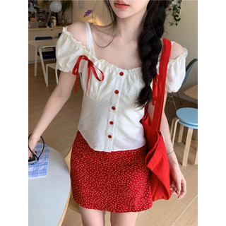Áo Mix Nơ Và Cúc Đỏ Mặc Được Hai Kiểu