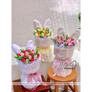 Bó hoa Tulip tai thỏ Bunny quà tặng độc đáo