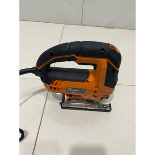 cưa lọng AEG 600w