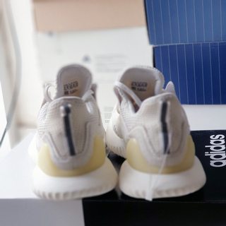 Giày DAS Alphabounce Beyond trắng kem, size 42, real 2hand