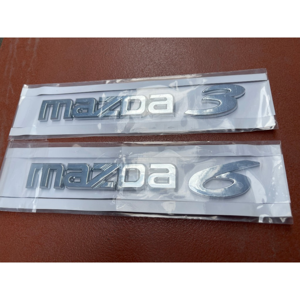 Logo chữ Mazda 3; Mazda 6 dán phía sau xe