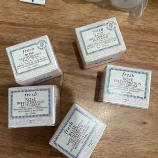 [Quà tặng] Kem dưỡng Fresh Rose Deep Hydration Face Cream