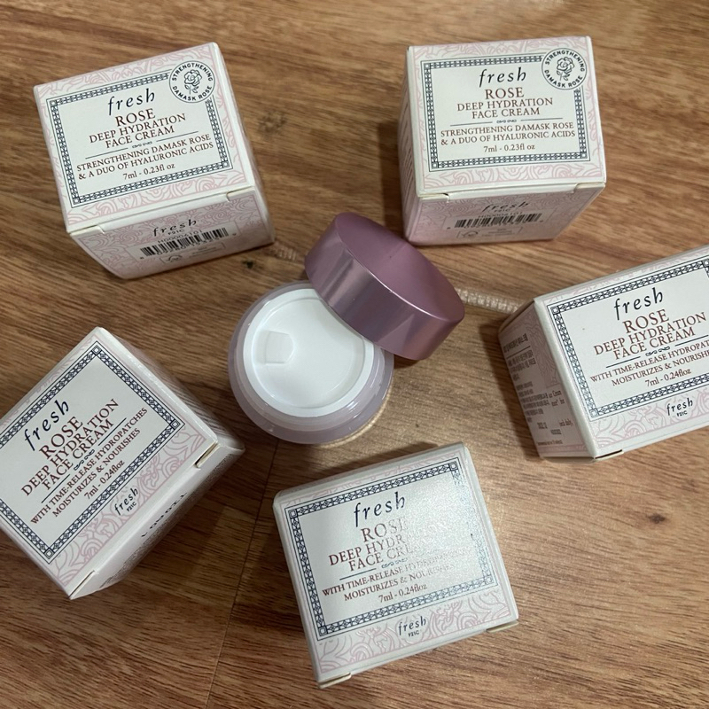 [Quà tặng] Kem dưỡng Fresh Rose Deep Hydration Face Cream