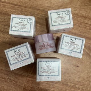 [Quà tặng] Kem dưỡng Fresh Rose Deep Hydration Face Cream