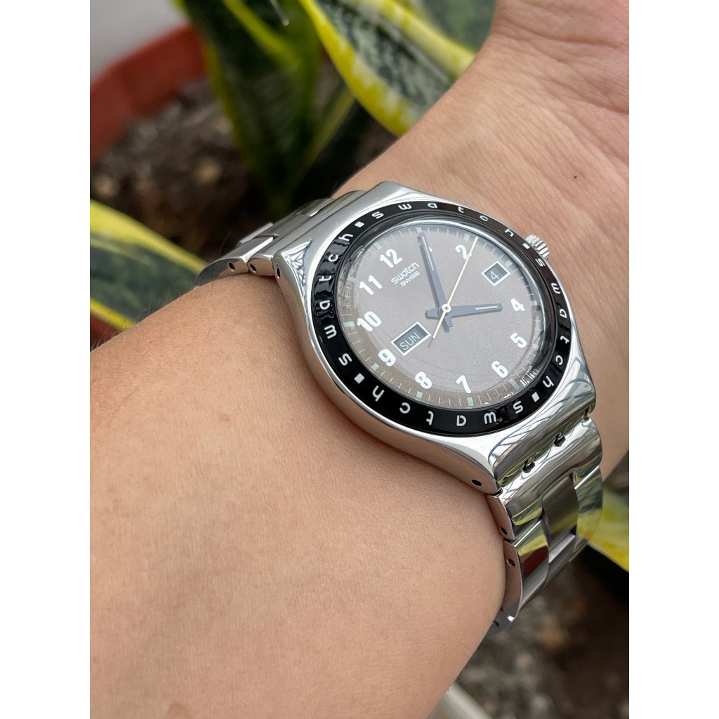 Đồng hồ nam S.watch mặt xám khói Thụy Sĩ chạy pin hàng Si