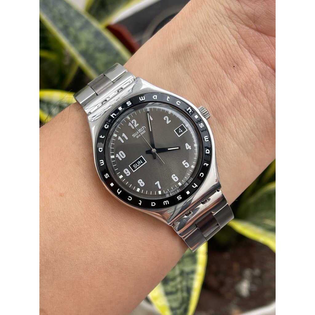 Đồng hồ nam S.watch mặt xám khói Thụy Sĩ chạy pin hàng Si