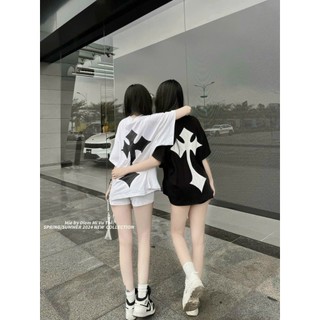 áo thun form rộng in logo chữ thập trước sau chất coton khô