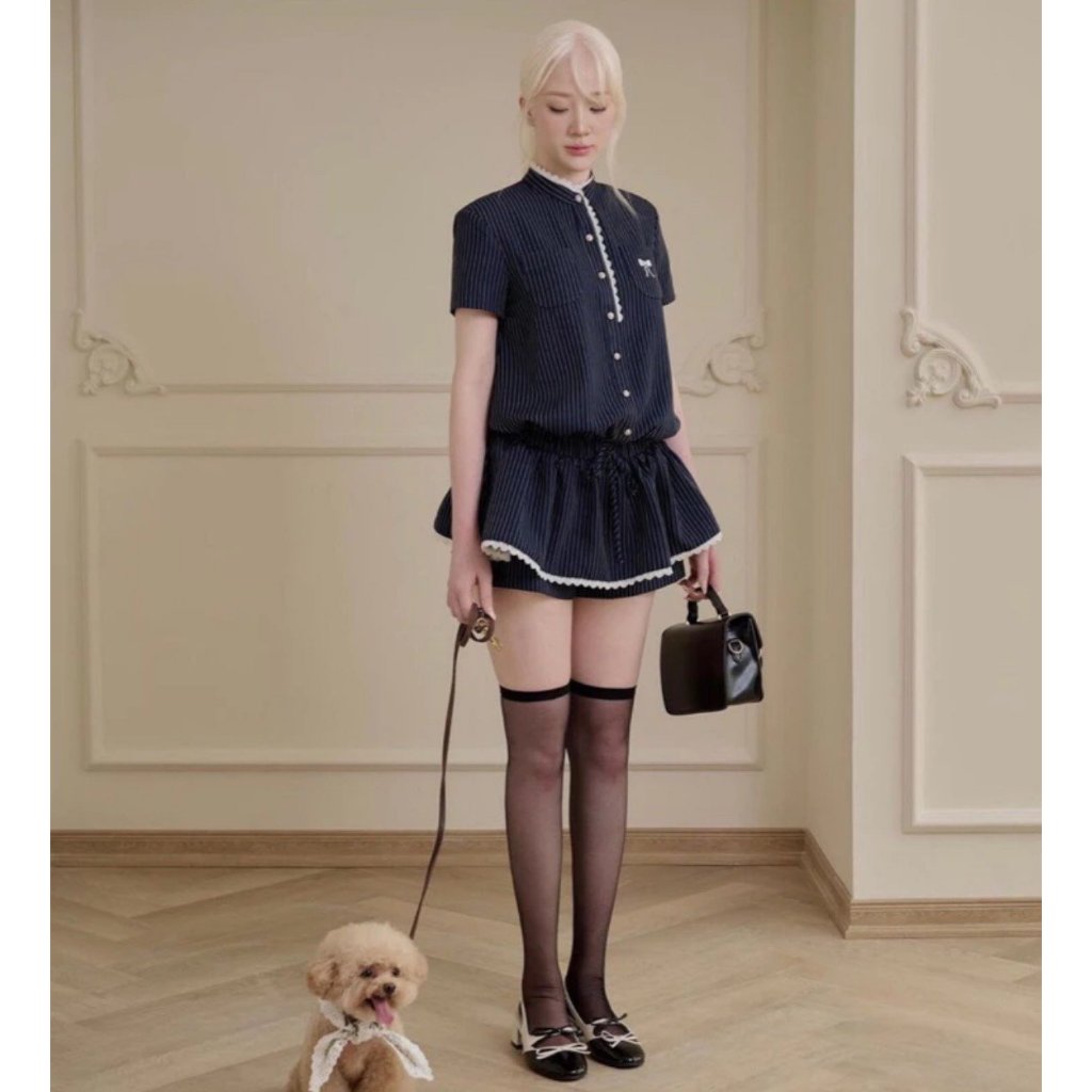 Váy Nữ - Set Jumpsuit Cộc Tay Cổ Tàu Cúc Đồng Đính Viền Ren Kèm Quần Phong Cách Tiểu Thư Siêu Xinh | BigBuy360 - bigbuy360.vn