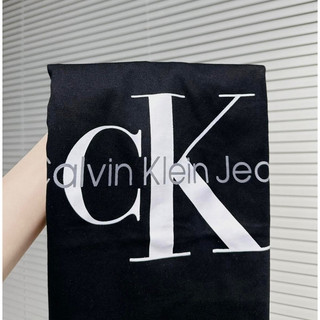 Áo thun nữ đen trắng C.K