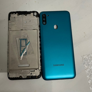 Bộ vỏ samsung M11 zin có kính cam và khe sim bộ như hình