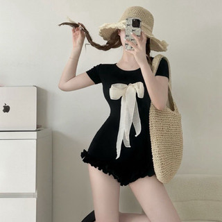 JENNYCLOSET ® Bodysuit nơ kèm khăn turban , Bikini liền đính nơ bản to mặc đi biển mùa hè siêu hot