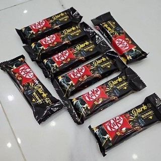sôcôla đen Kitkat Nestle thanh 17g (trời nóng vui lòng bỏ tủ lạnh trước khi dùng)