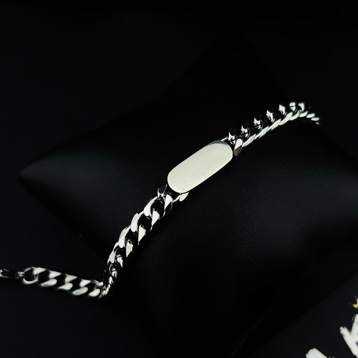 Vòng tay lắc tay hiphop cuban trơn titan kèm mặt  mama king