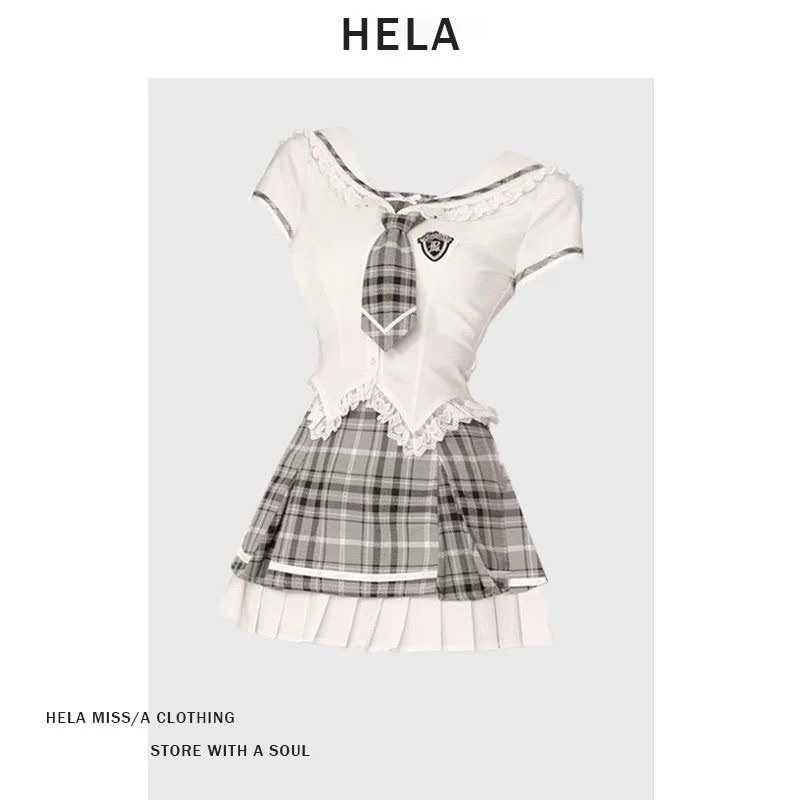 HELA Phong Cách Ren Nối Áo Ngắn Váy Kẻ Sọc Ngọt Ngào