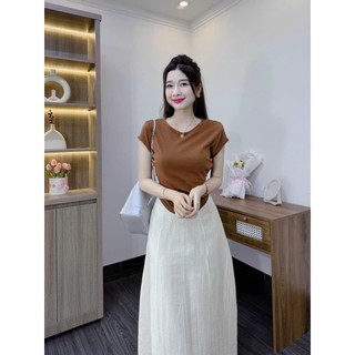 Set bộ thời trang nữ sang chảnh áo thun váy tơ 2 lớp áo thun cổ tròn phối dây buộc eo chân váy dài maxi.