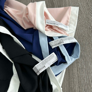 Đầm cổ yếm F21