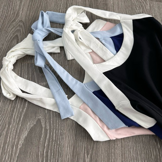 Đầm cổ yếm F21