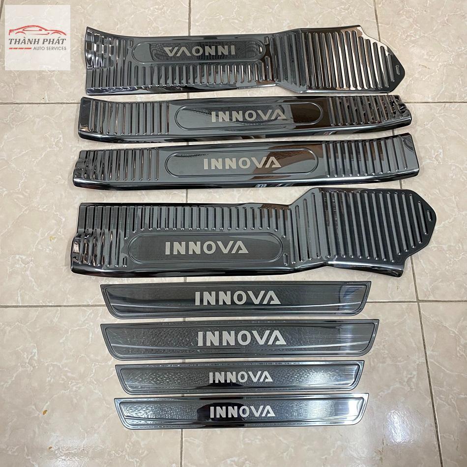 INNOVA CROSS, Ốp Bậc Cửa, Nẹp Bước Chân Titan Innova Cross 2023, 2024 Đủ Bộ 8 Chi Tiết Cao Cấp