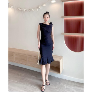 Đầm liền đuôi cá, cổ đổ siêu sang