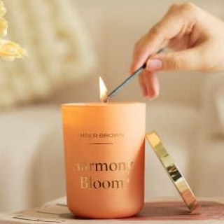 Nến thơm phòng thư giãn ember brown thơm nhẹ nhàng dễ ngủ nến thơm phòng an toàn cho sức khỏe nến thơm chữa lành