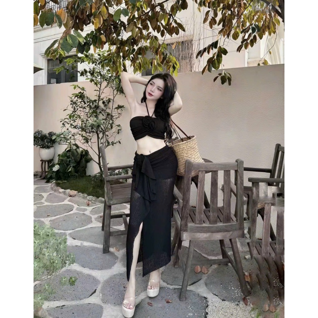 Bikini đồ bơi đi biển hai mảnh áo cổ yếm PHỐI HOA mix chân váy xẻ tà sang chảnh | BigBuy360 - bigbuy360.vn