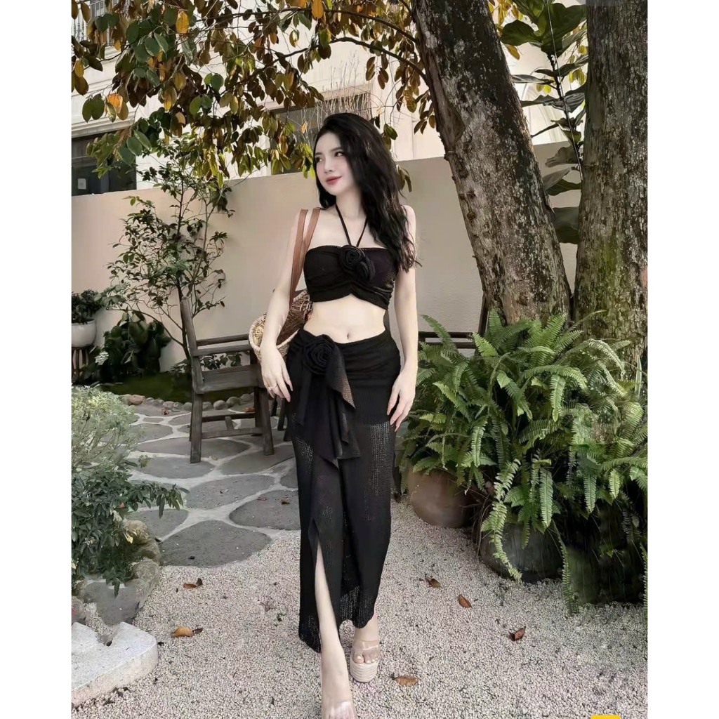 Bikini đồ bơi đi biển hai mảnh áo cổ yếm PHỐI HOA mix chân váy xẻ tà sang chảnh | BigBuy360 - bigbuy360.vn