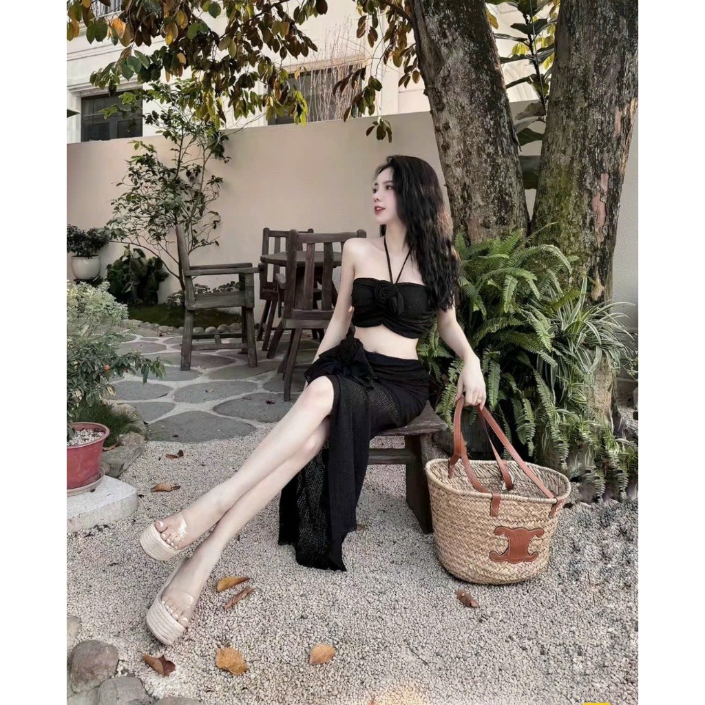 Bikini đồ bơi đi biển hai mảnh áo cổ yếm PHỐI HOA mix chân váy xẻ tà sang chảnh | BigBuy360 - bigbuy360.vn