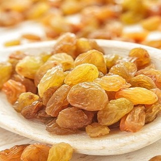 Nho vàng sấy khô (Yellow raisins) - 500gr (chia lẻ từ thùng 10kg)