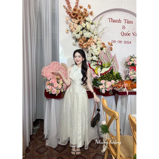 Váy trắng dự tiệc cổ yếm
