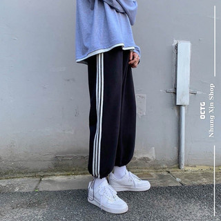 Quần Jogger Unisex Form Dáng Rộng Ống Suông Rộng 3 Sọc Rút Gấu Dáng