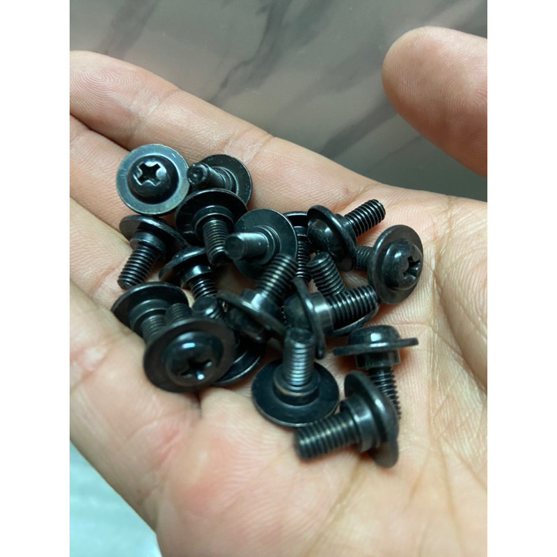 VÍT ( Ốc ) 5MM ĐẦU DÙ BẮT GIÀN ÁO HONDA