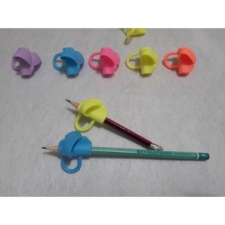 COMBO 2 Dụng Cụ Xỏ Ngón Định Vị Cầm Bút giúp bé cầm bút đúng cách