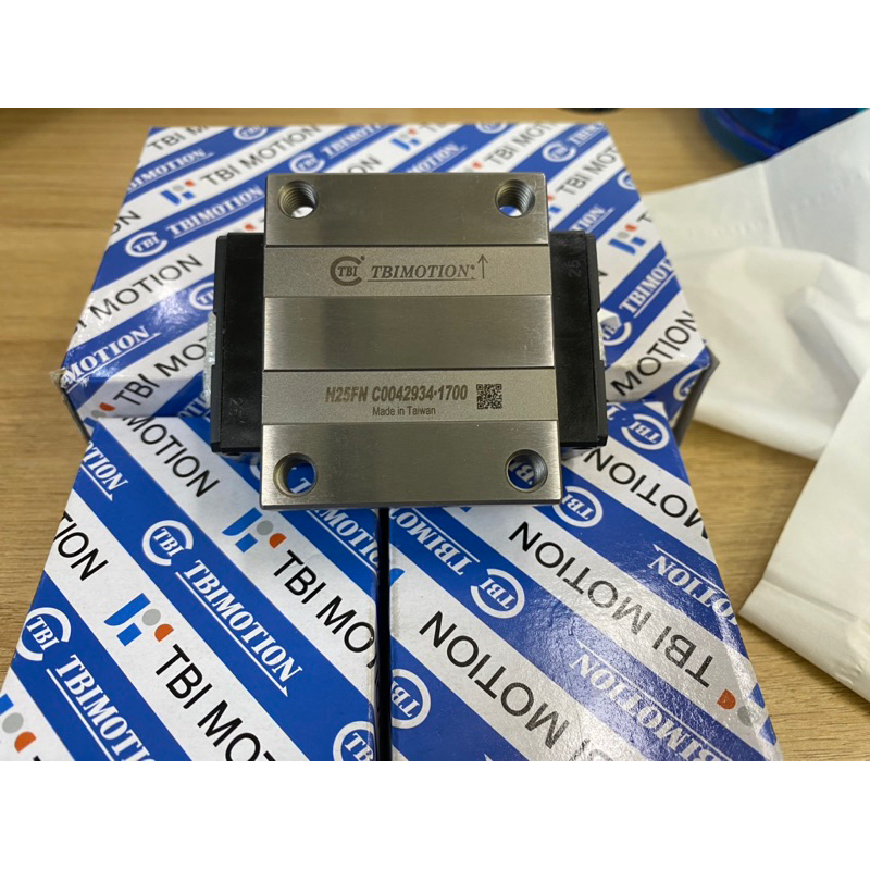 Con trượt vuông TBI TRH15FN, TRH20FN, TRH25FN, TRH30FN, TRH35FN | Con trượt vuông TBI chính hãng