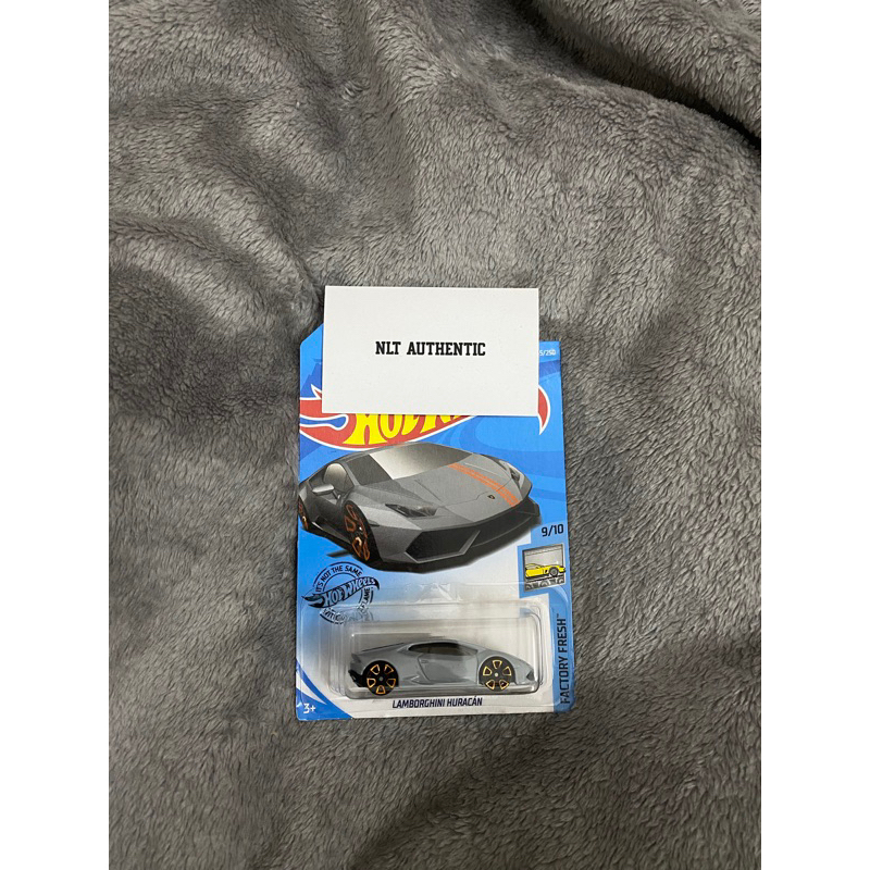 Xe hotwheels Lamborghini Huracan
