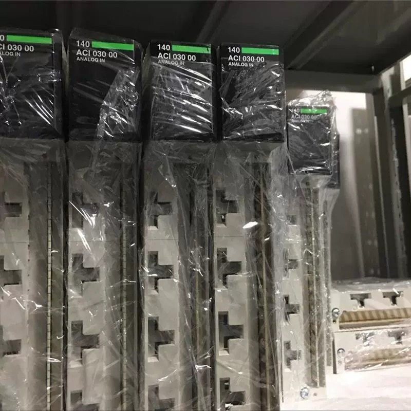 Mô-đun PLC đầu vào tương tự Schneider Electric 140ACI03000