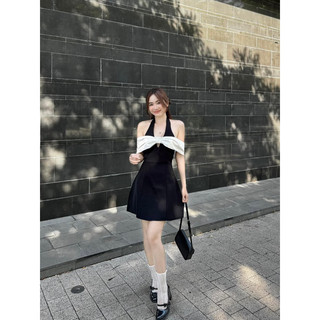 Đầm đen cổ yếm nơ ngực trắng💋