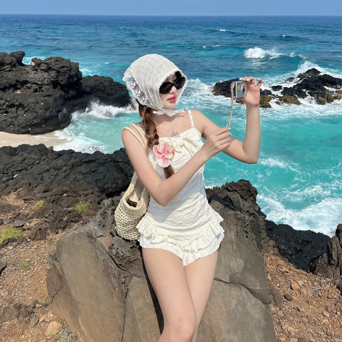 Jumpsuit nữ bikini liền thân vải xốp sóng nơ ngực siêu xinh, Váy đi biển 2 dây phối viền bèo phong cách sexy N2Bstyle | BigBuy360 - bigbuy360.vn