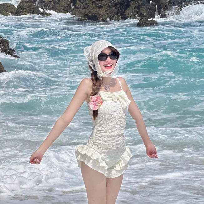 Jumpsuit nữ bikini liền thân vải xốp sóng nơ ngực siêu xinh, Váy đi biển 2 dây phối viền bèo phong cách sexy N2Bstyle | BigBuy360 - bigbuy360.vn