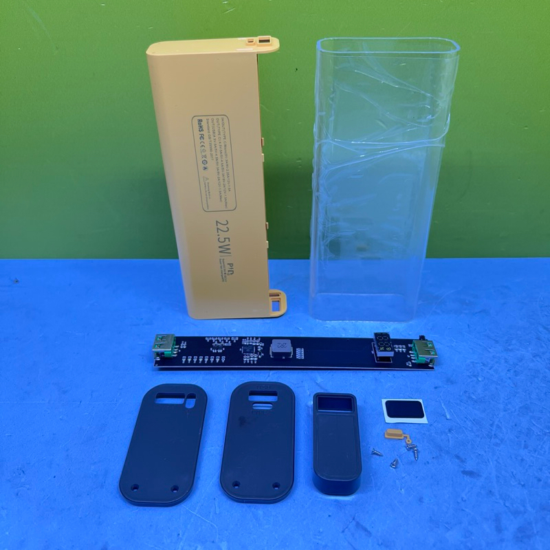 Box sạc dự phòng 4cell 21700 dài ( màng hình nhỏ )