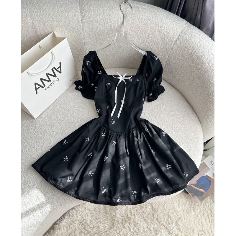 Đầm xoè thêu nơ viền ren Anna - Ruby