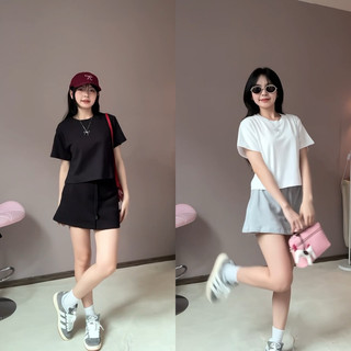 Set chân váy mini + áo thun croptop