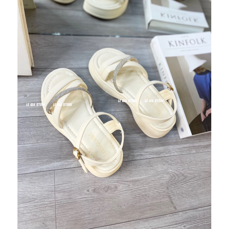 Giày nữ - Sandal đế bằng quai chéo