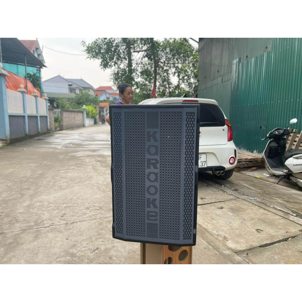 Vỏ thùng loa kéo 40 đơn 3 đường tiếng 1 bass 40,1 trung 16,1 trep kích thước ngang 44 cao 73 sâu 50cm mạch 19x38