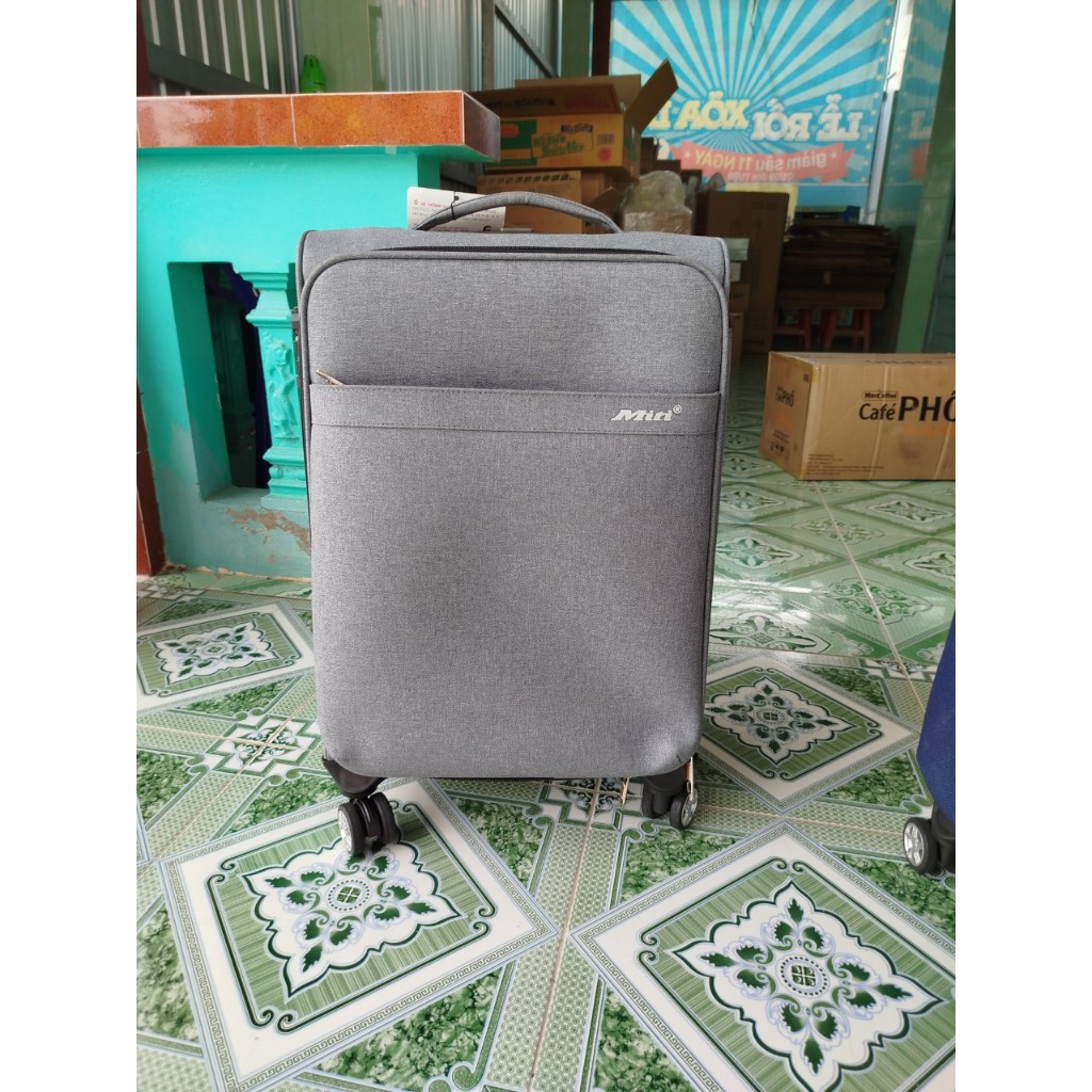 Valy du lịch size trung