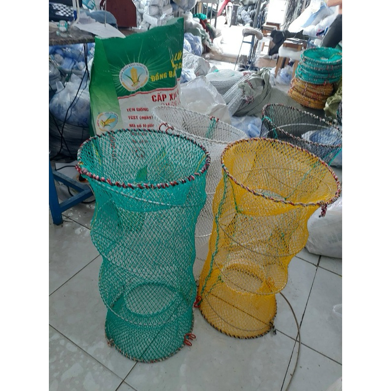 Lờ lờ xo gấp gọn, lờ bắt cá, tròn 30cm, dài 60cm, mắt lưới 2,5p