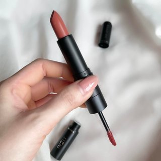 Son Lì 2 Đầu IN2IT Duo Lipstick