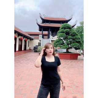 Áo phông cổ vuông basic form ôm gọn